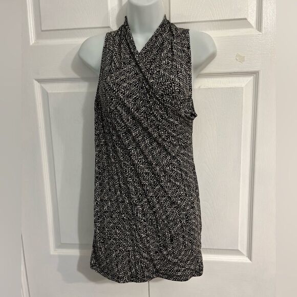 Ann Taylor size M Black & White Sleeveless, V-Neck Crossover Shawl Collar Blouse - Picture 1 of 9